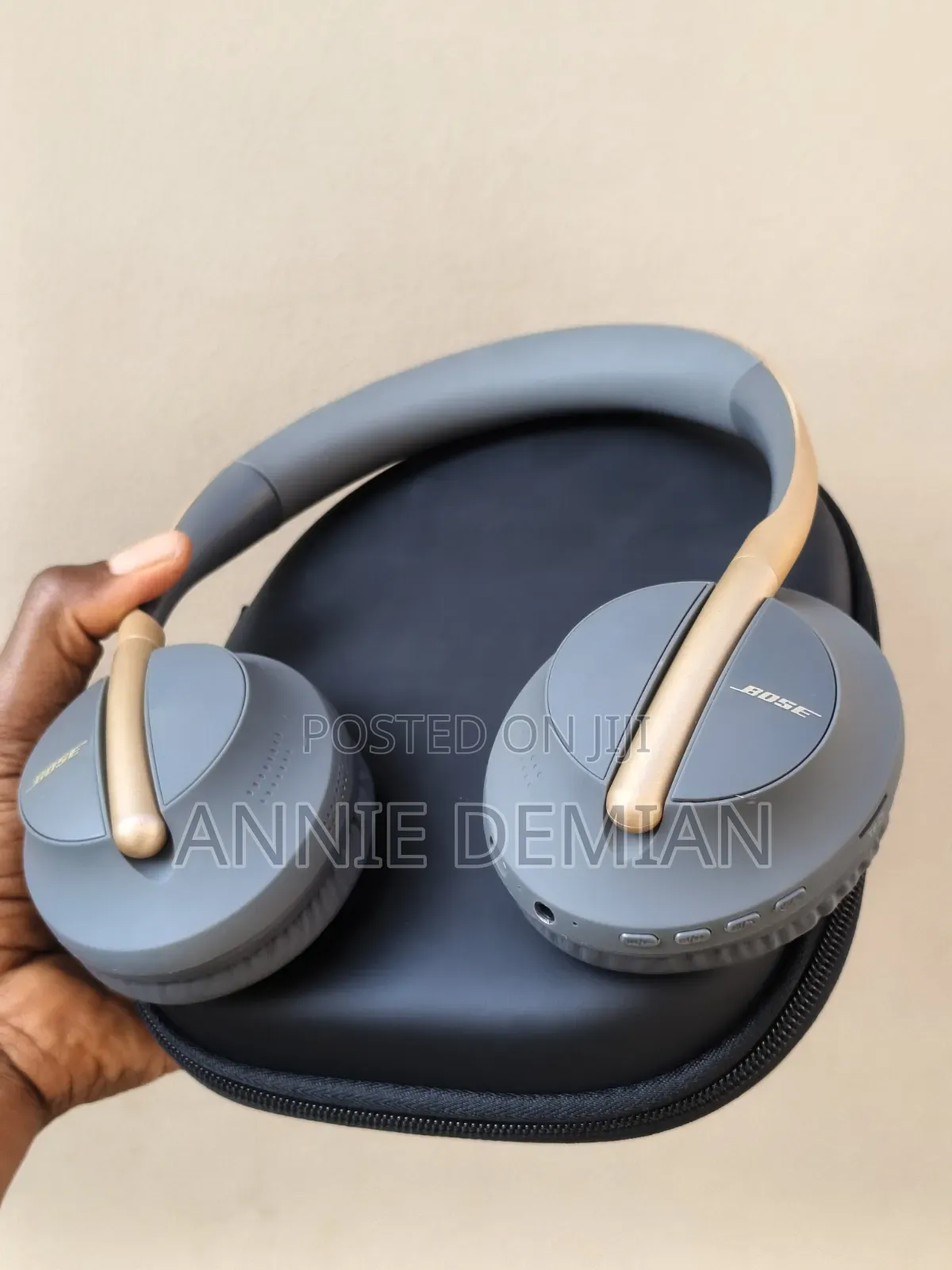 Bose Noise Cancelling Headphones 700 With Case