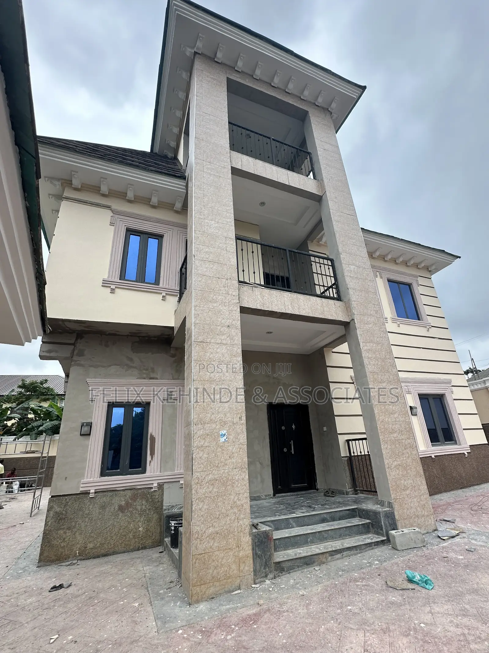 5bdrm Duplex in Federal Housing, Agodi for sale