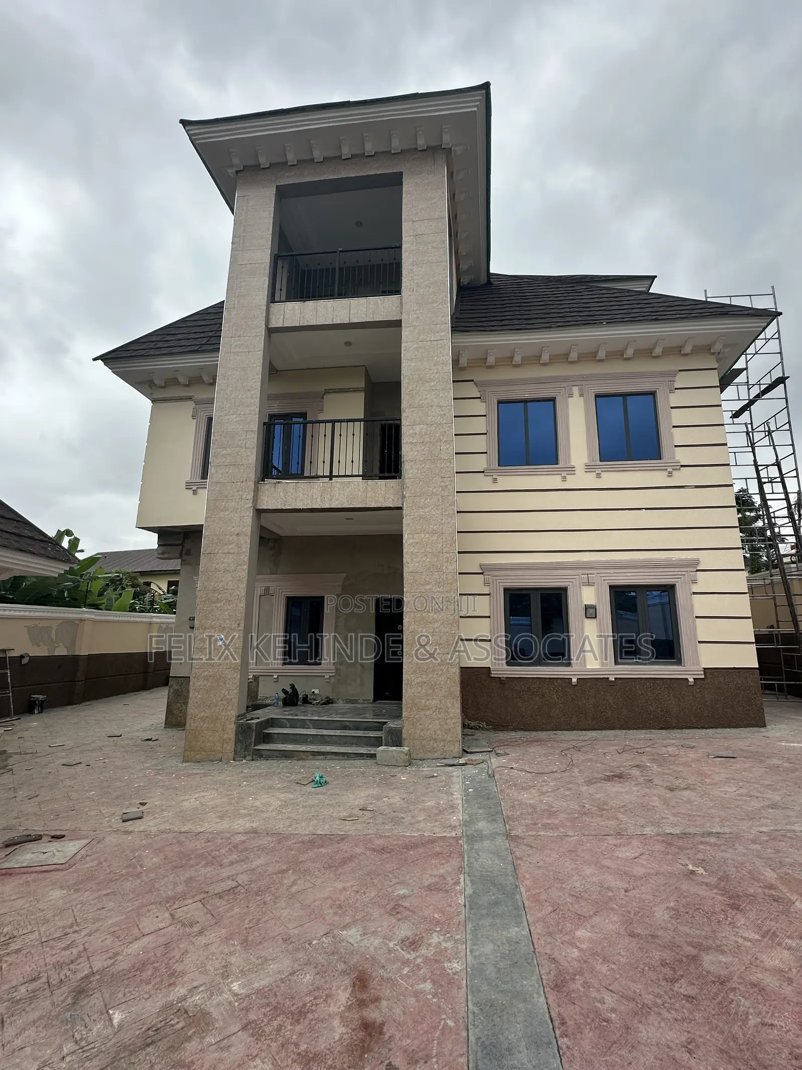 5bdrm Duplex in Federal Housing, Agodi for sale