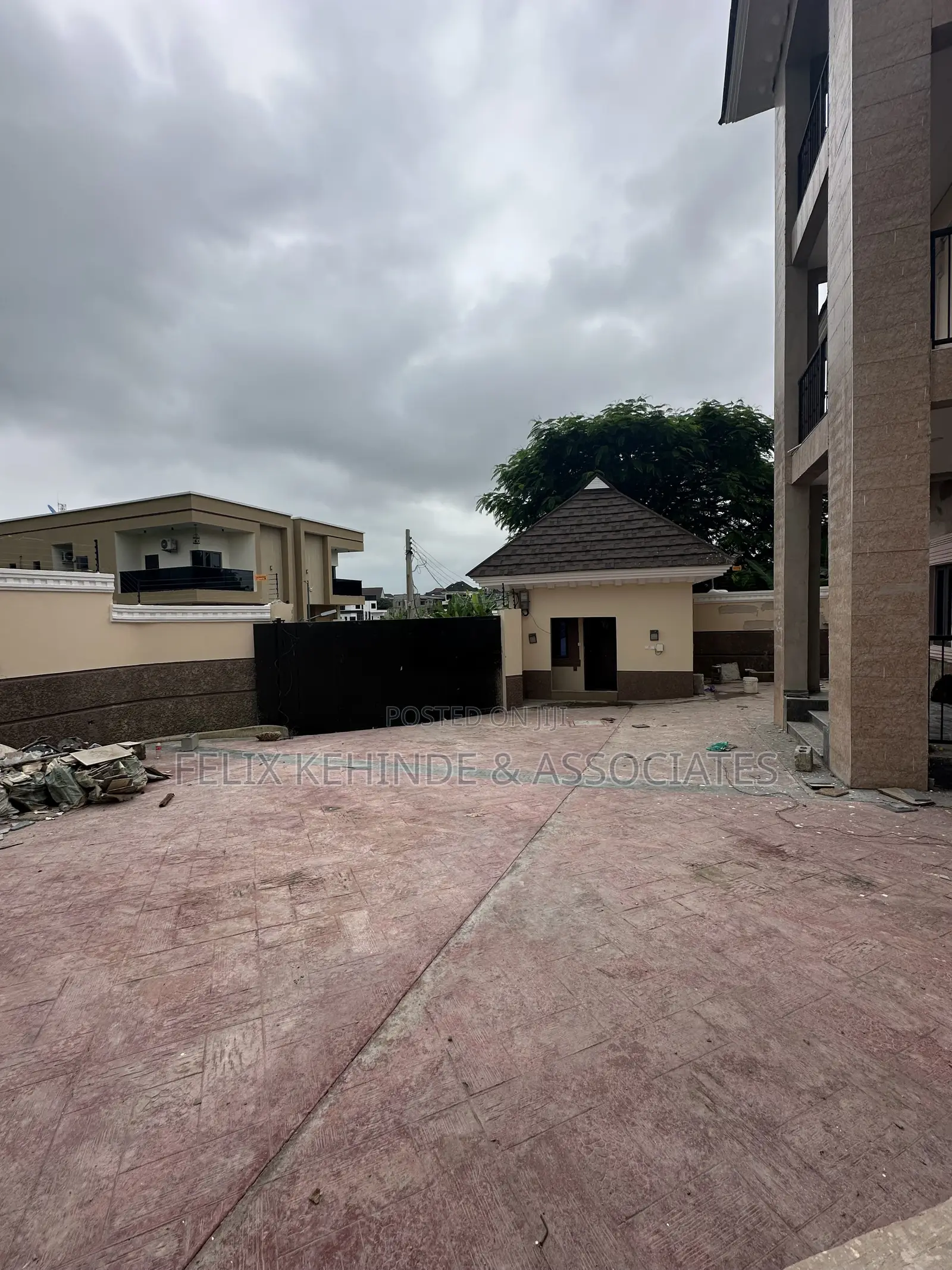 5bdrm Duplex in Federal Housing, Agodi for sale