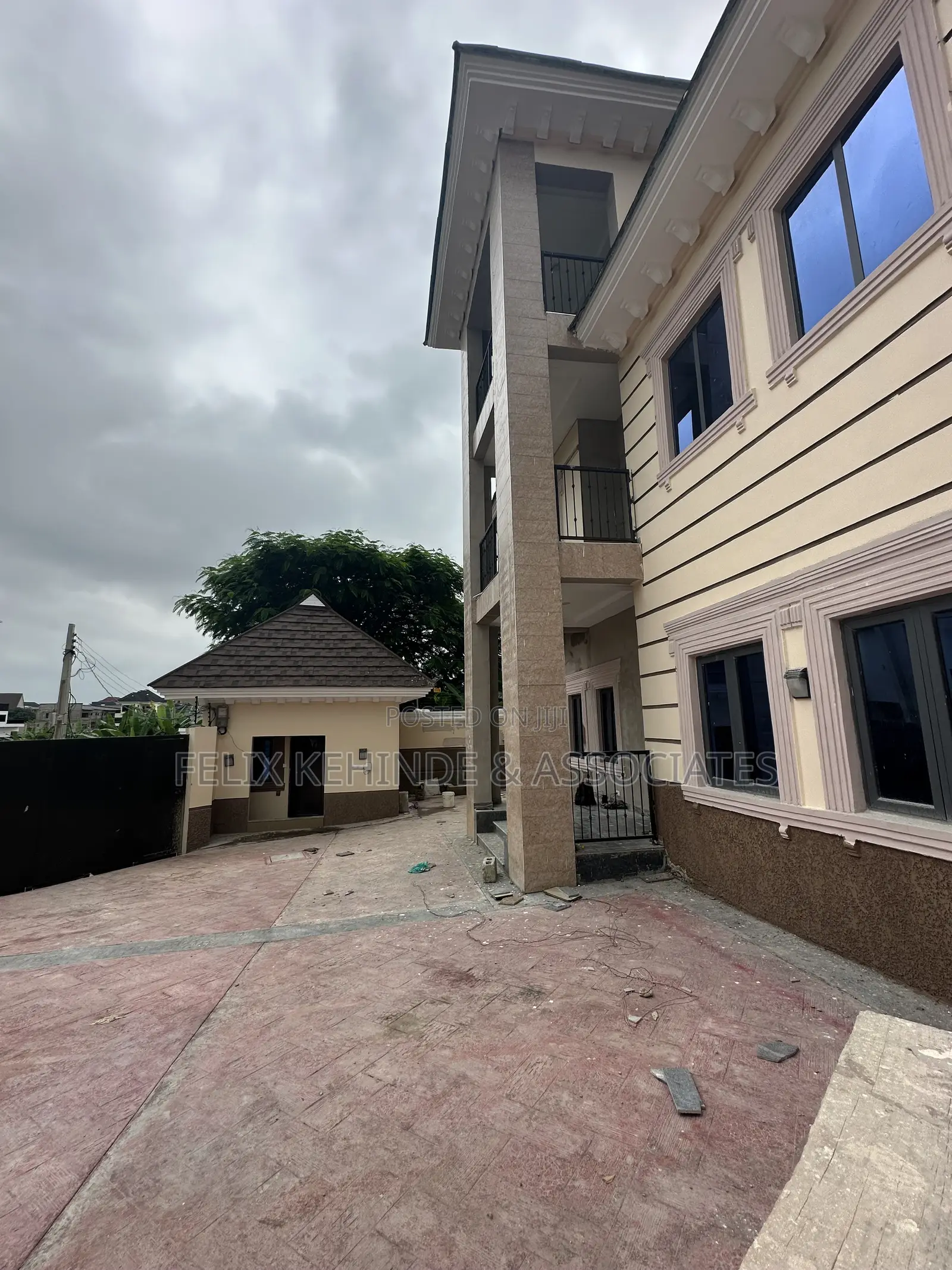 5bdrm Duplex in Federal Housing, Agodi for sale