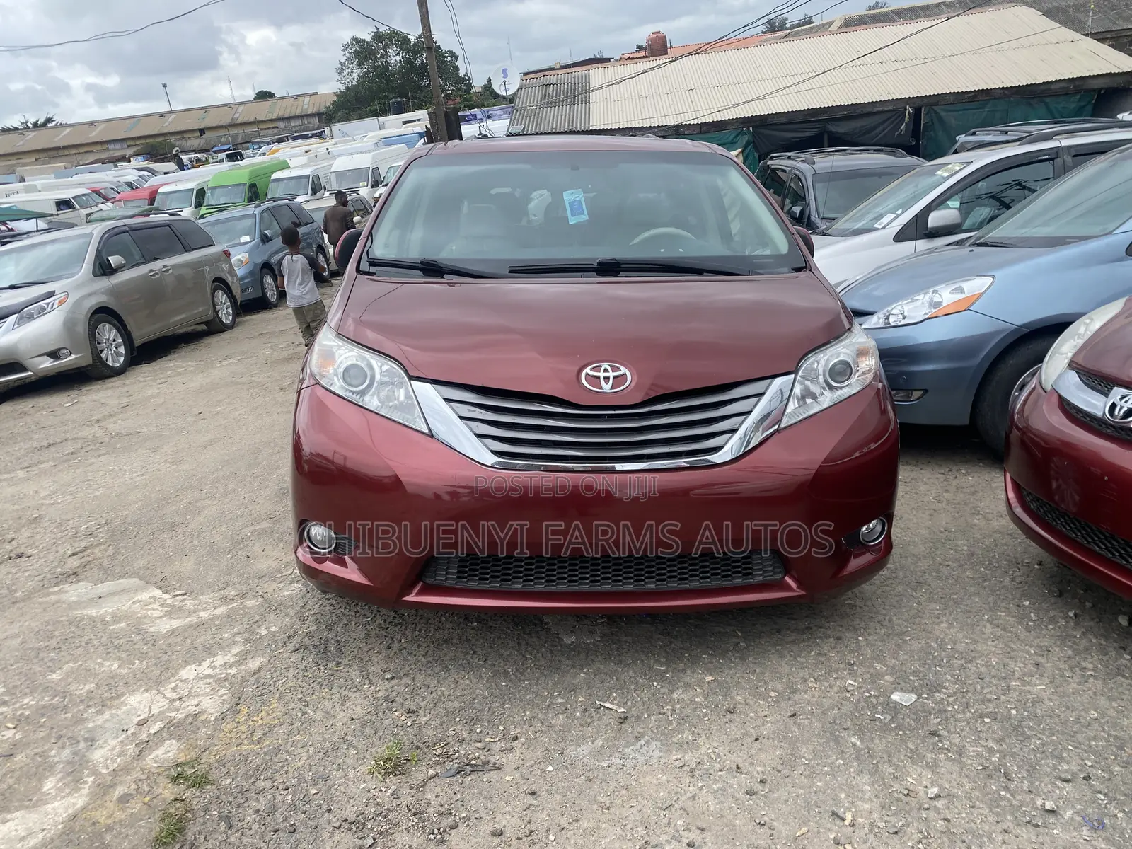 Toyota Sienna XLE 8-Passenger 4dr Minivan (3.5L 6cyl 6A) 2014 Red