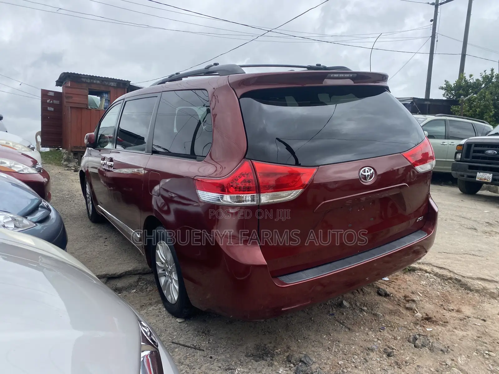 Toyota Sienna XLE 8-Passenger 4dr Minivan (3.5L 6cyl 6A) 2014 Red