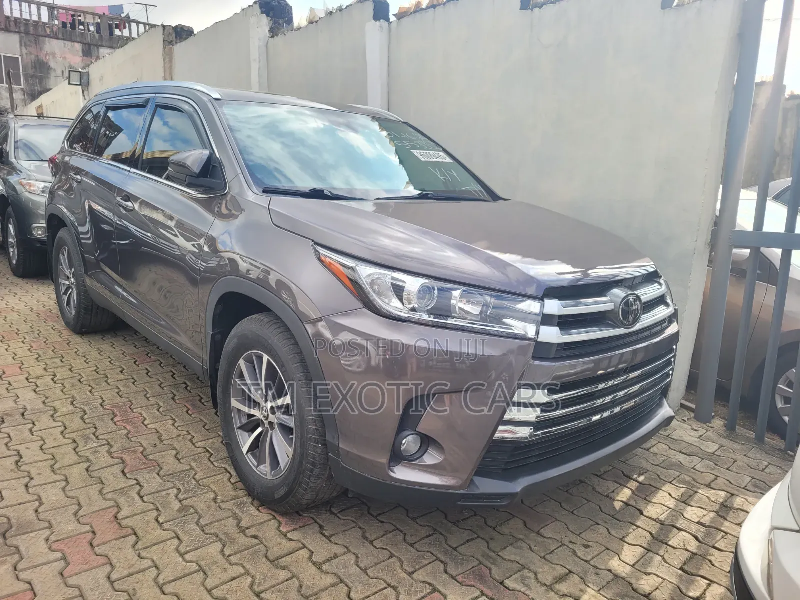 Toyota Highlander XLE 2019 Gray