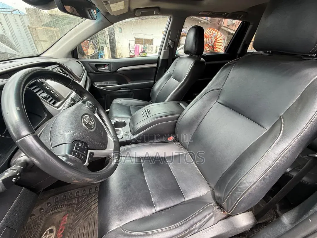 Toyota Highlander 2019 Blue