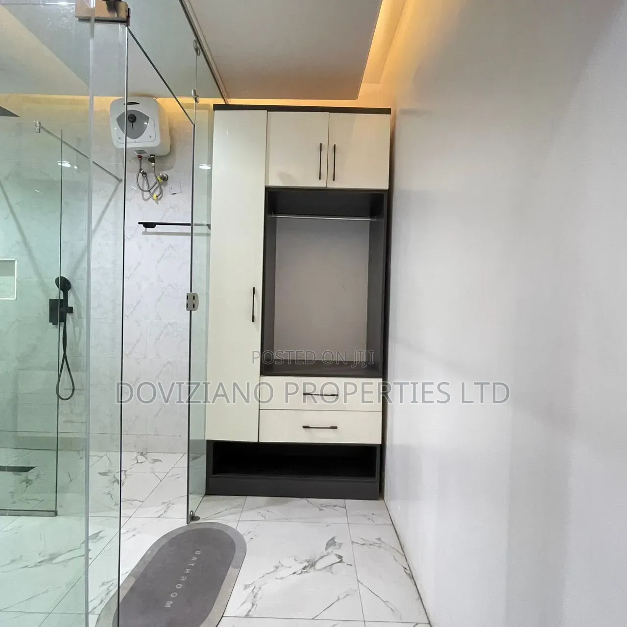 6bdrm Duplex in Banana Island for sale