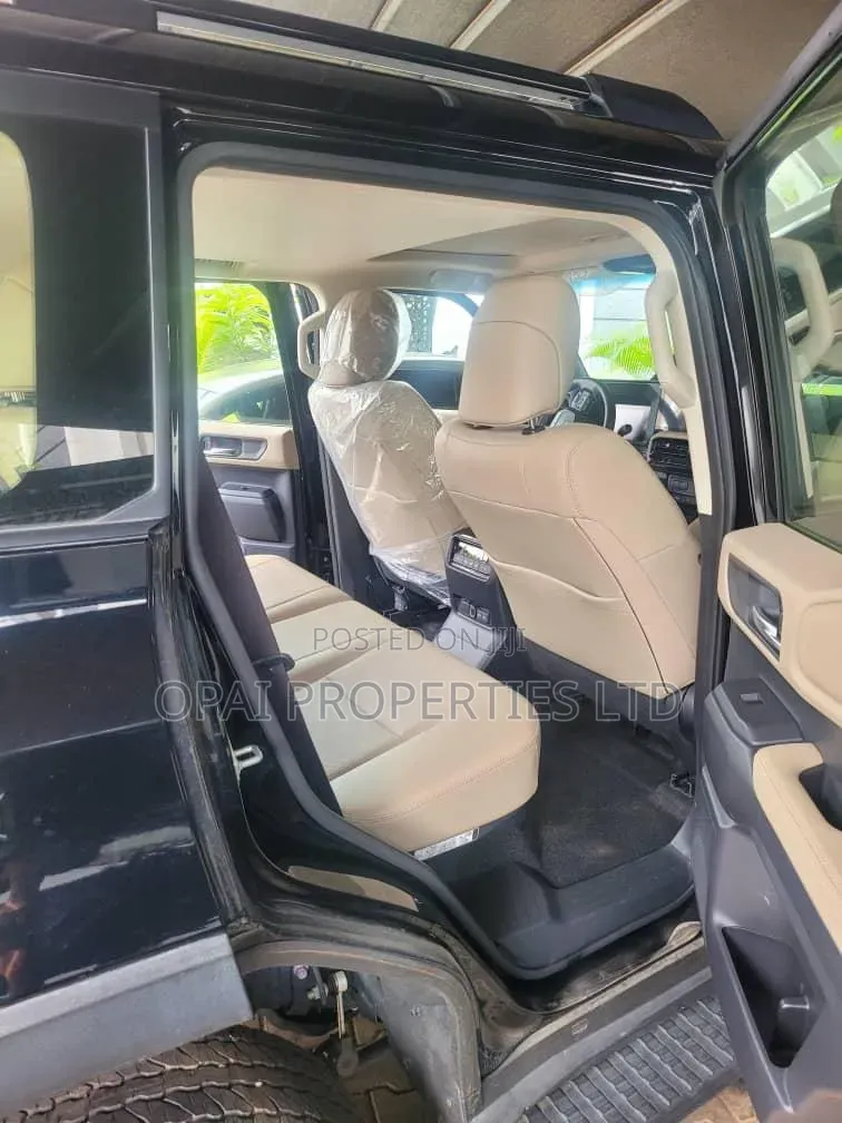 Toyota Land Cruiser Prado 2025 Black