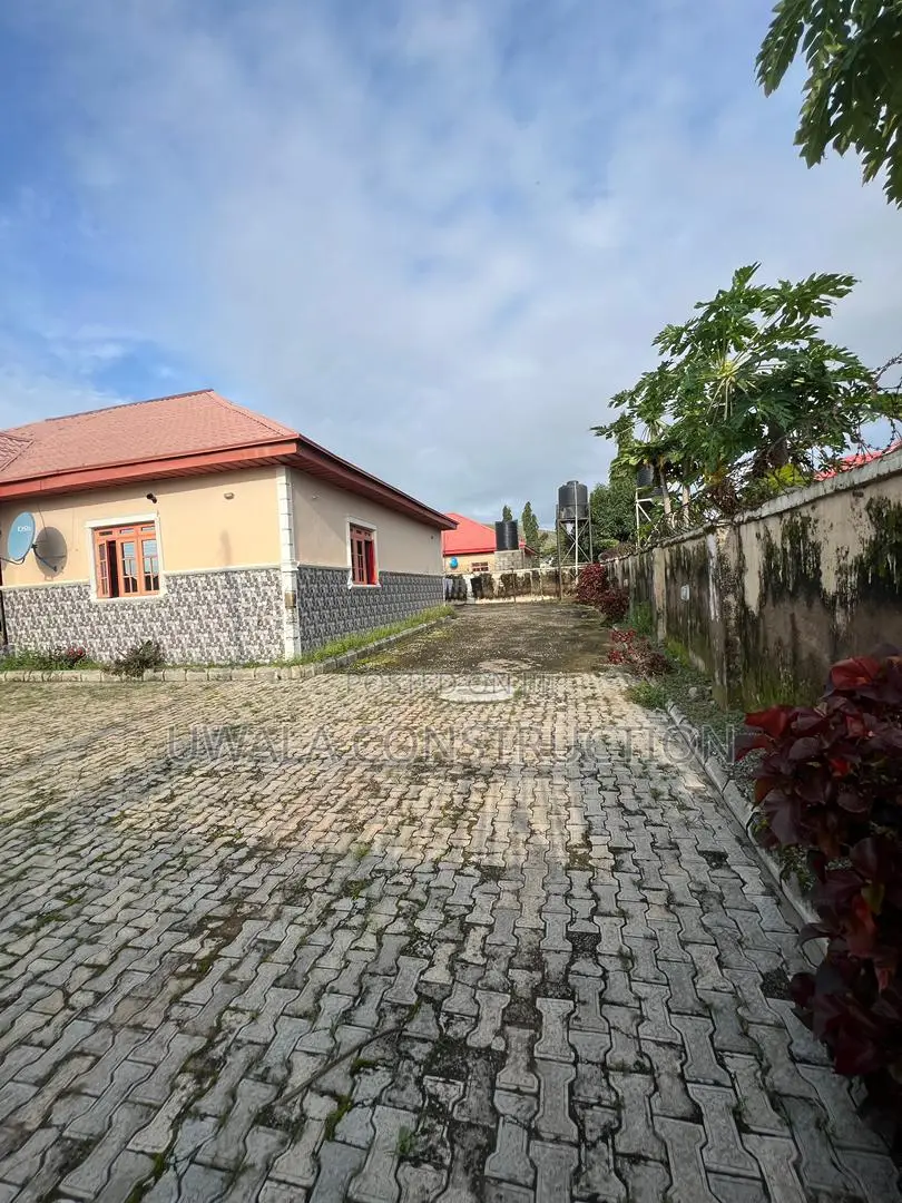 3bdrm Bungalow in Orozo for rent
