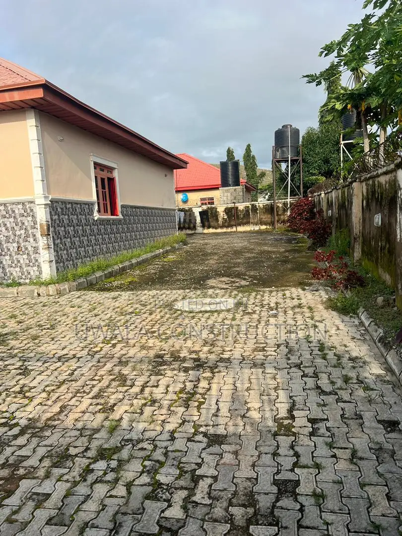 3bdrm Bungalow in Orozo for rent
