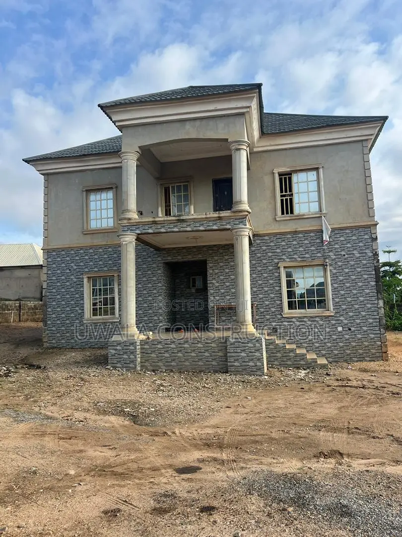 5bdrm Duplex in Orozo for sale