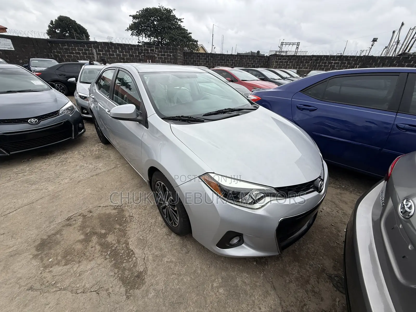 Toyota Corolla LE 4dr Sedan (1.8L 4cyl CVT) 2015 Silver