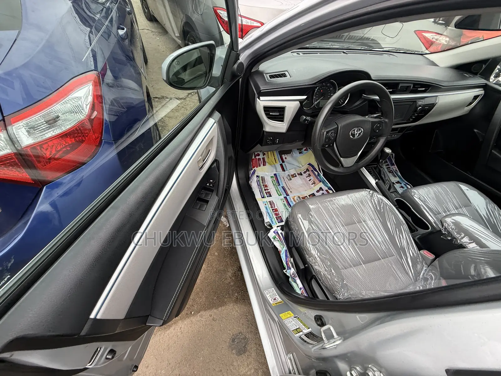Toyota Corolla LE 4dr Sedan (1.8L 4cyl CVT) 2015 Silver