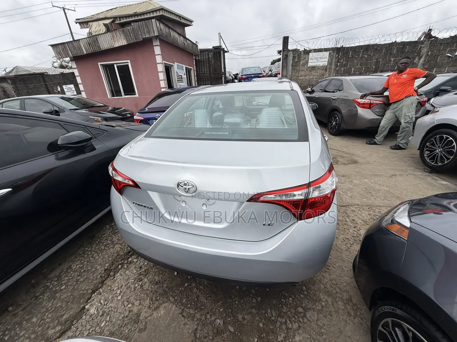 Toyota Corolla LE 4dr Sedan (1.8L 4cyl CVT) 2015 Silver