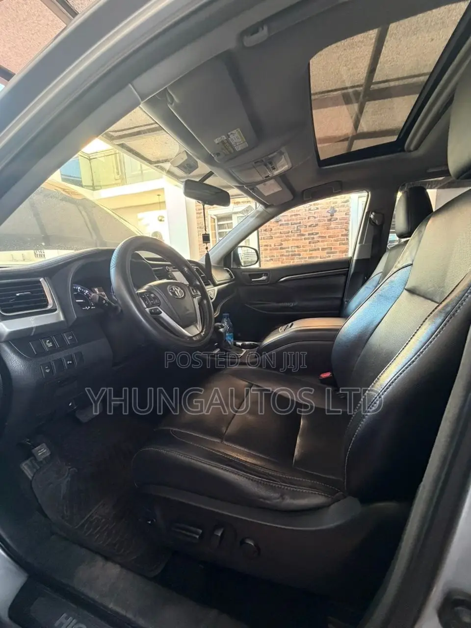 Toyota Highlander XLE 4dr SUV AWD (3.5L 6cyl 6A) 2015 Silver