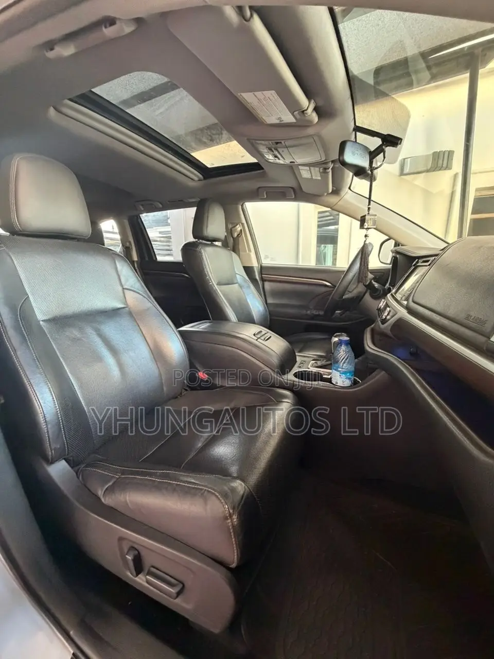 Toyota Highlander XLE 4dr SUV AWD (3.5L 6cyl 6A) 2015 Silver