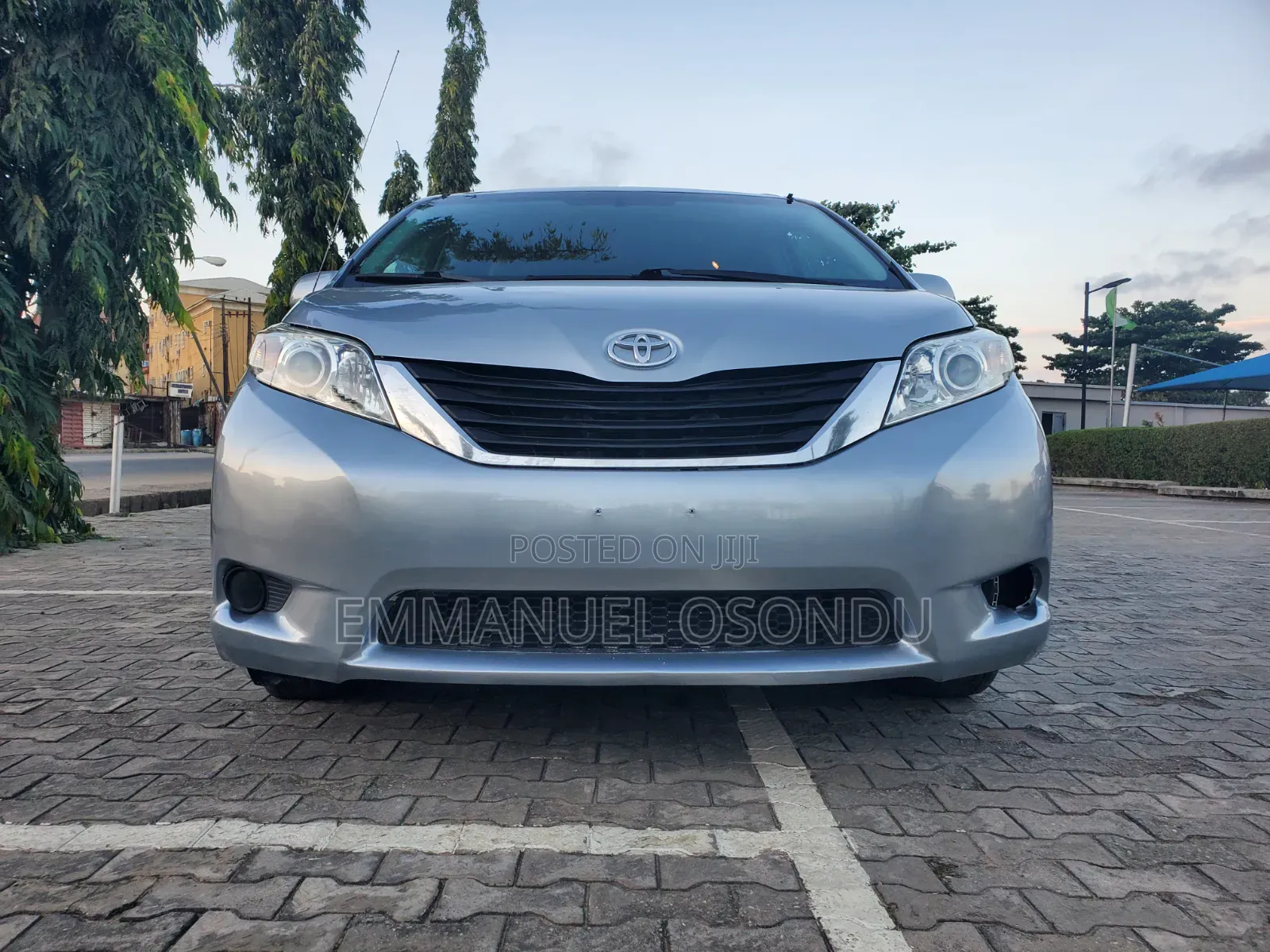 Toyota Sienna 2011 Blue