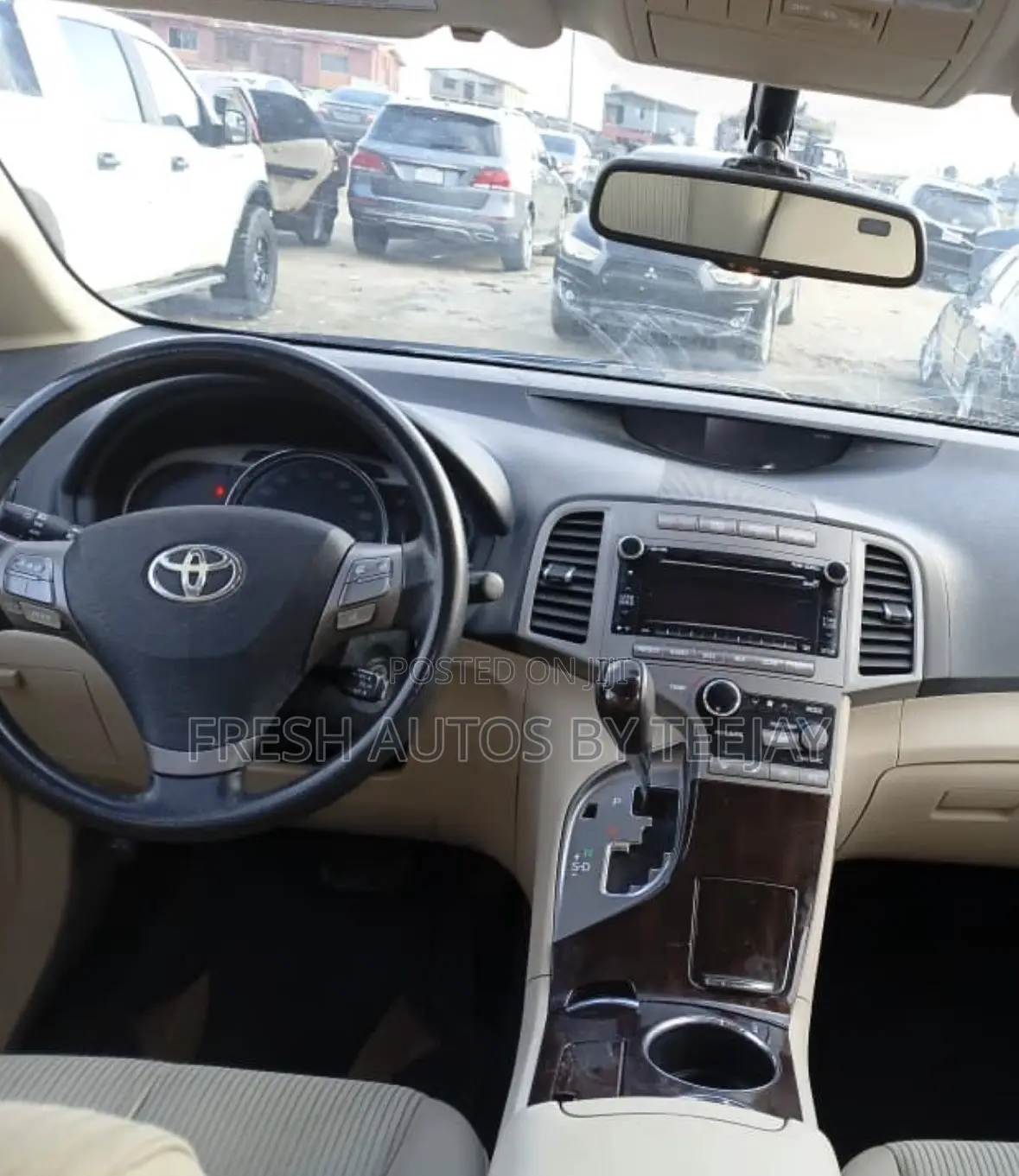 Toyota Venza AWD 2011 Gold