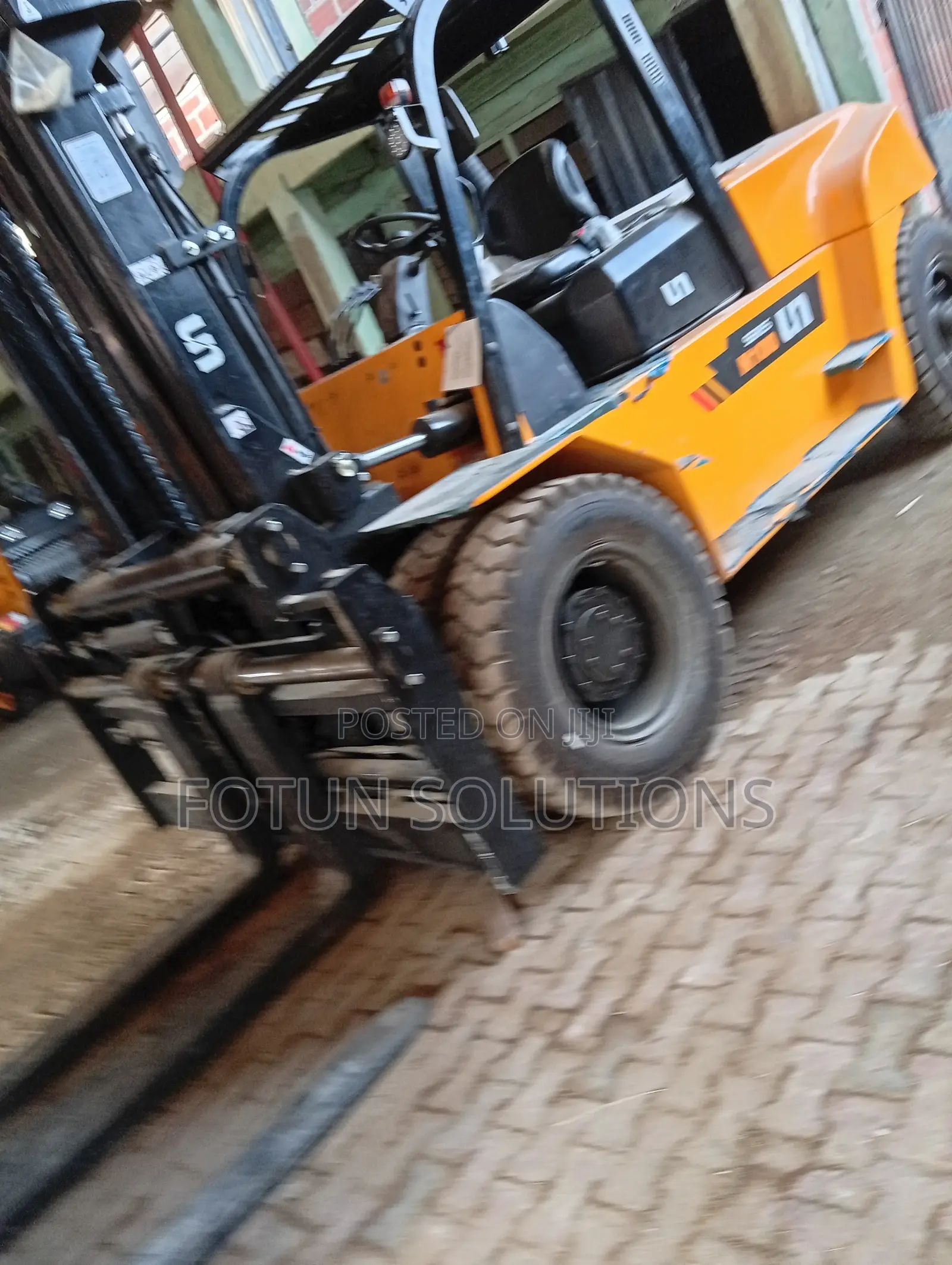 Mobile Forklifts 10tons