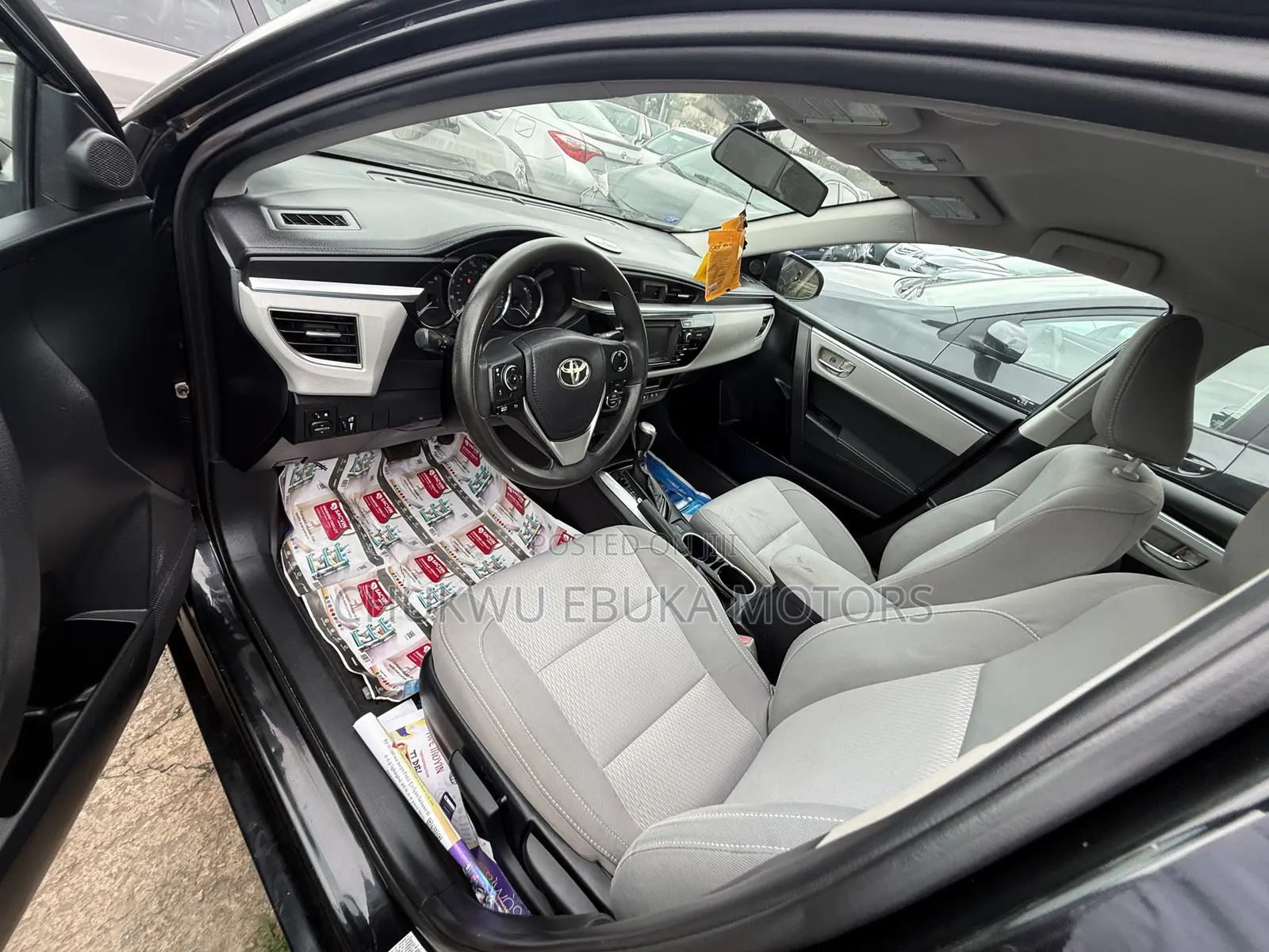 Toyota Corolla LE 4dr Sedan (1.8L 4cyl CVT) 2015 Black