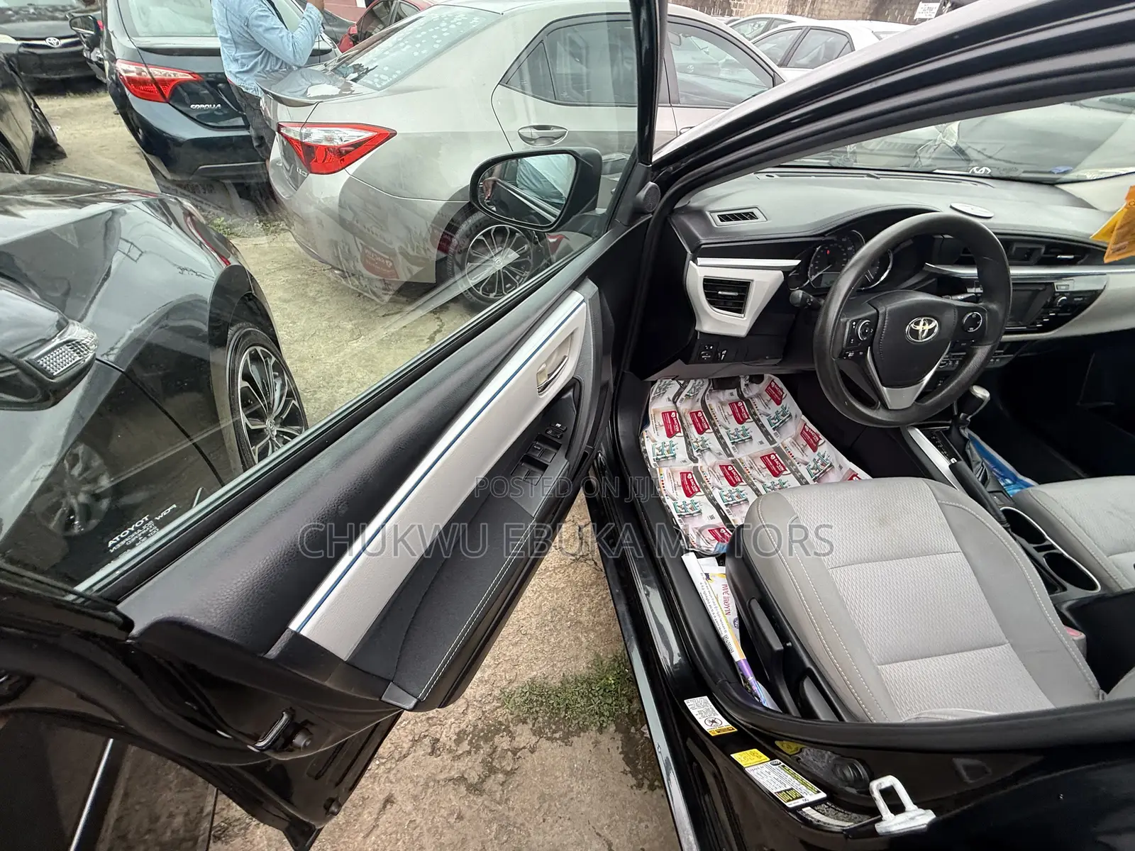 Toyota Corolla LE 4dr Sedan (1.8L 4cyl CVT) 2015 Black