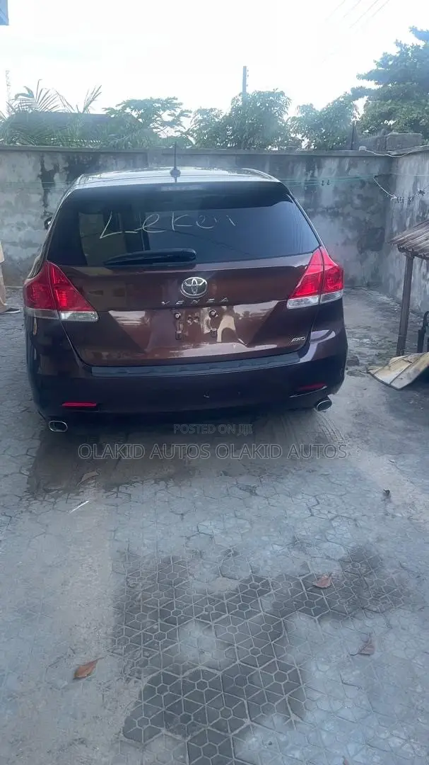 Toyota Venza V6 AWD 2012 Red
