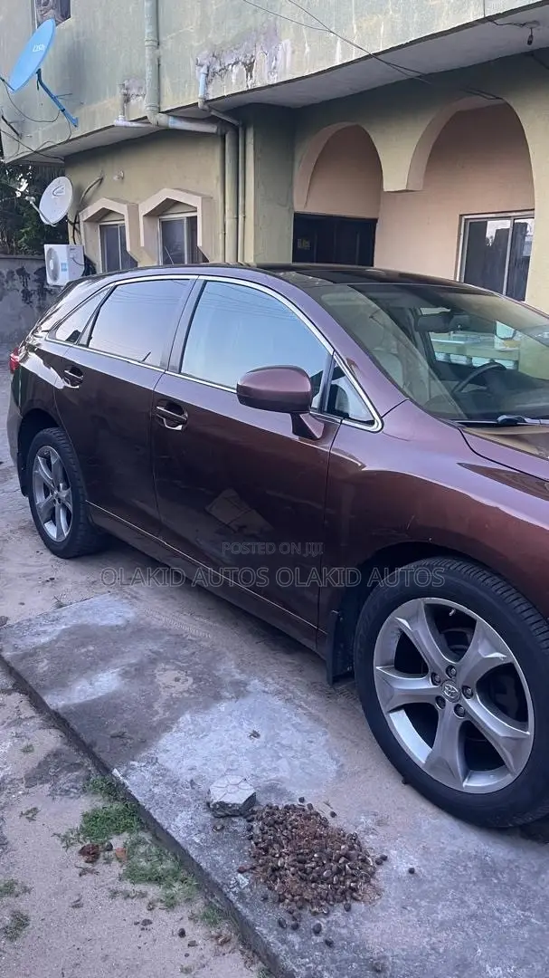 Toyota Venza V6 AWD 2012 Red