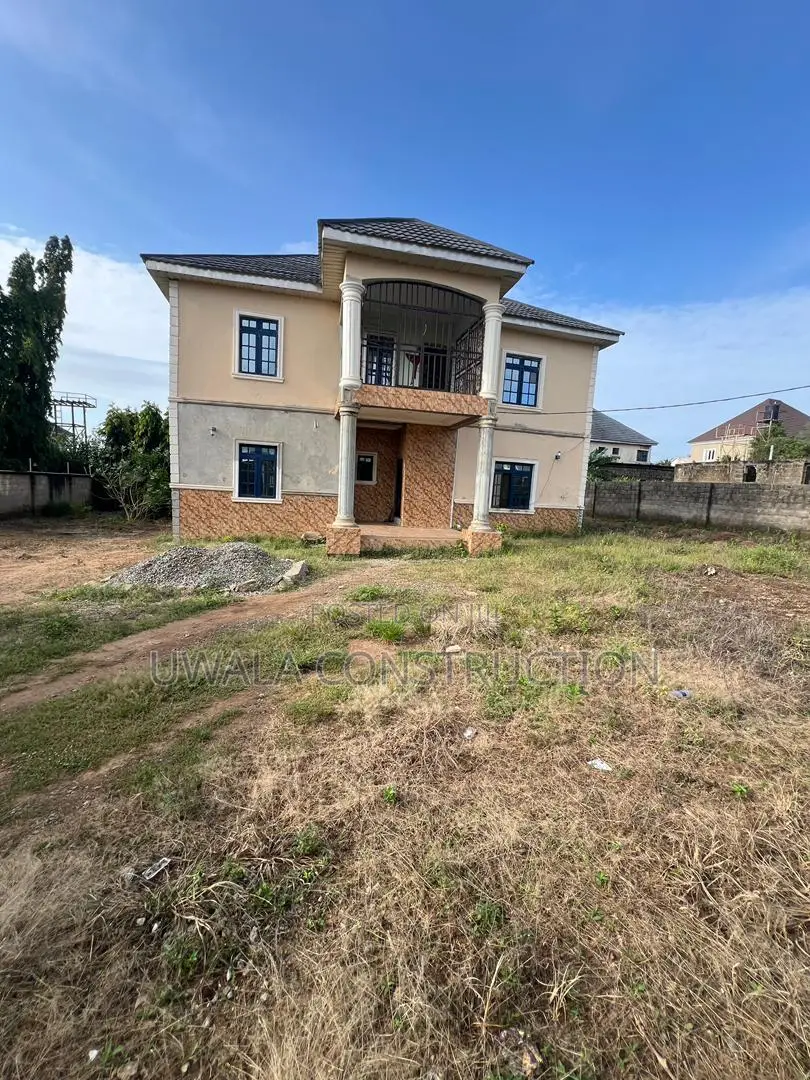 5bdrm Duplex in Orozo for sale