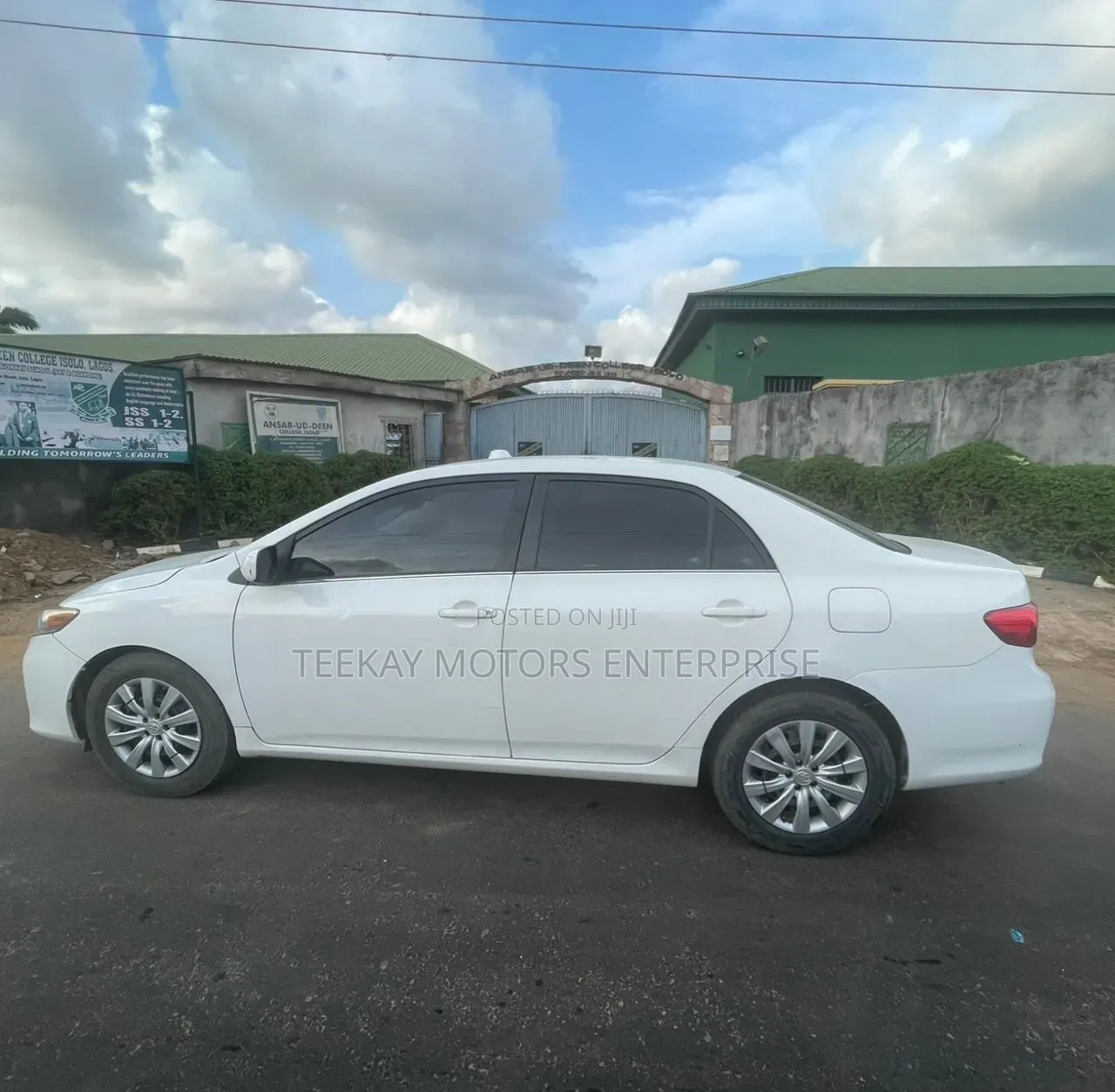 Toyota Corolla LE 4dr Sedan (1.8L 4cyl 4A) 2013 White