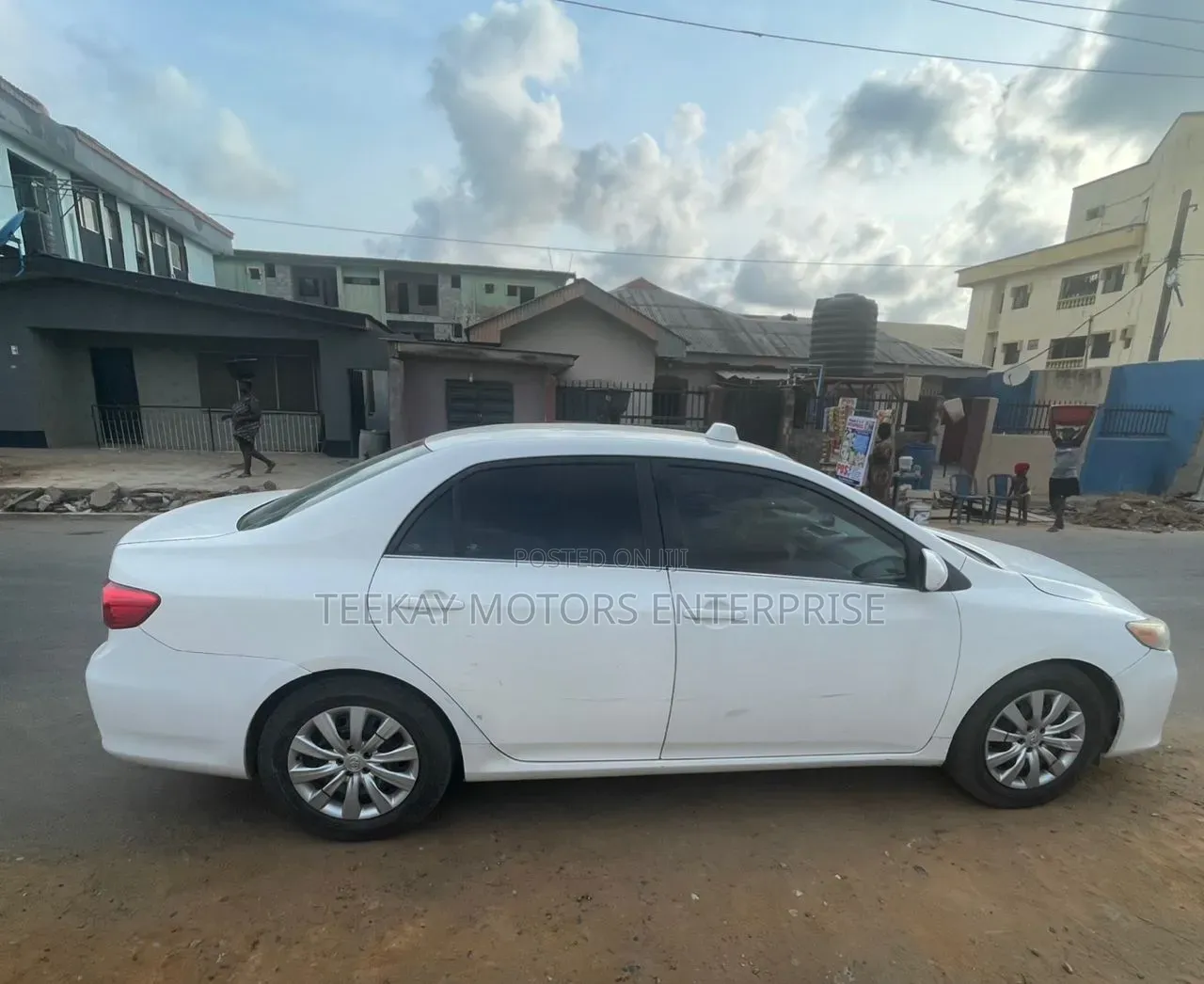 Toyota Corolla LE 4dr Sedan (1.8L 4cyl 4A) 2013 White