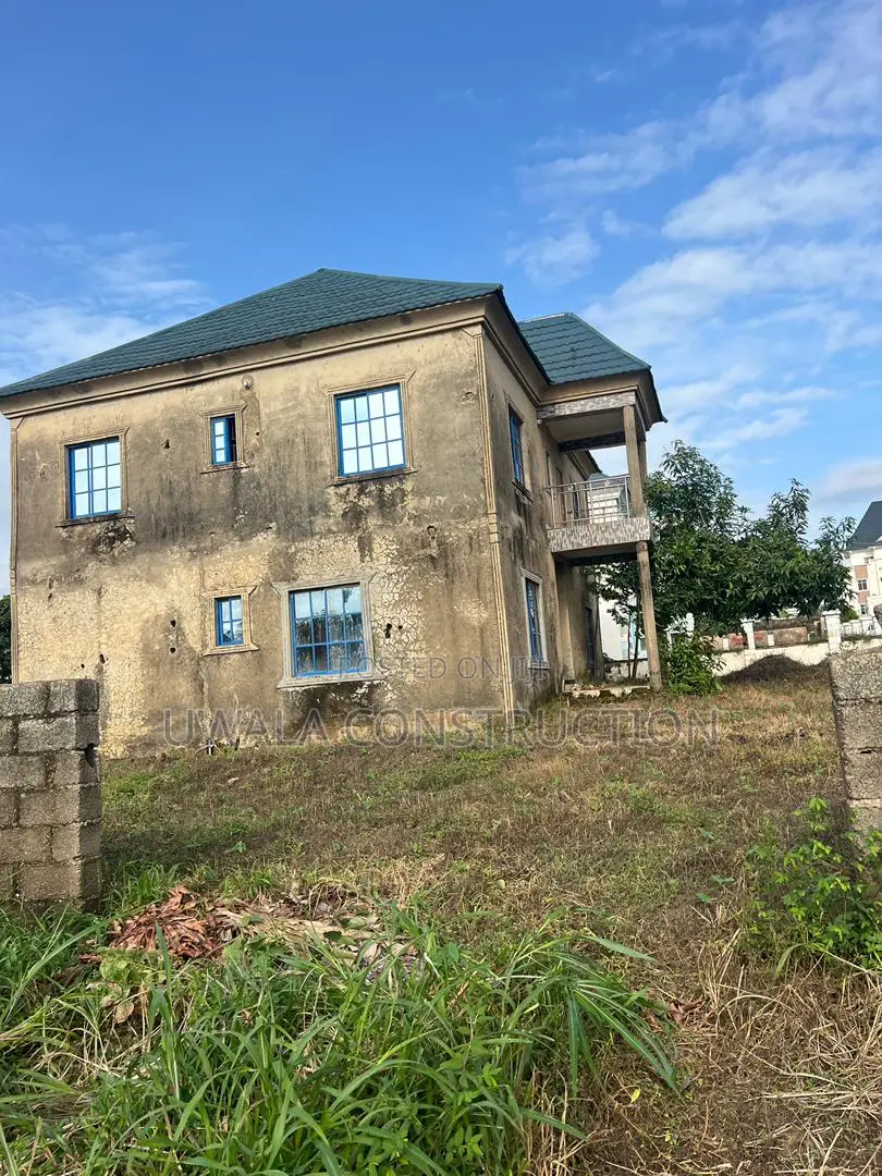 5bdrm Duplex in Orozo for sale