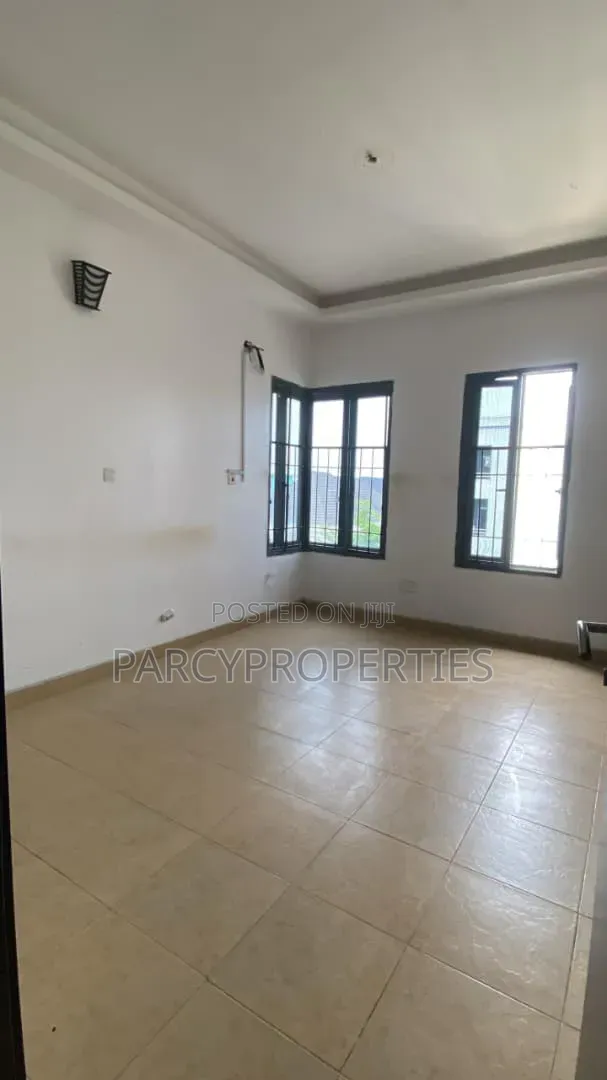 Furnished Studio Apartment in Oral Estate, Chevron for rent