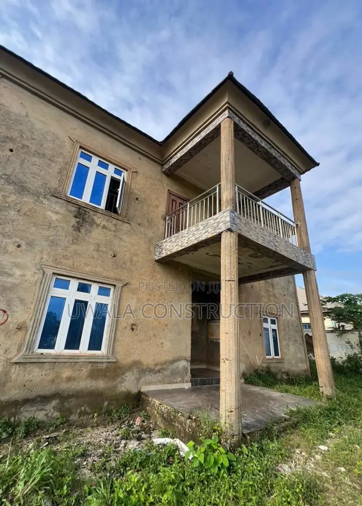 5bdrm Duplex in Orozo for sale