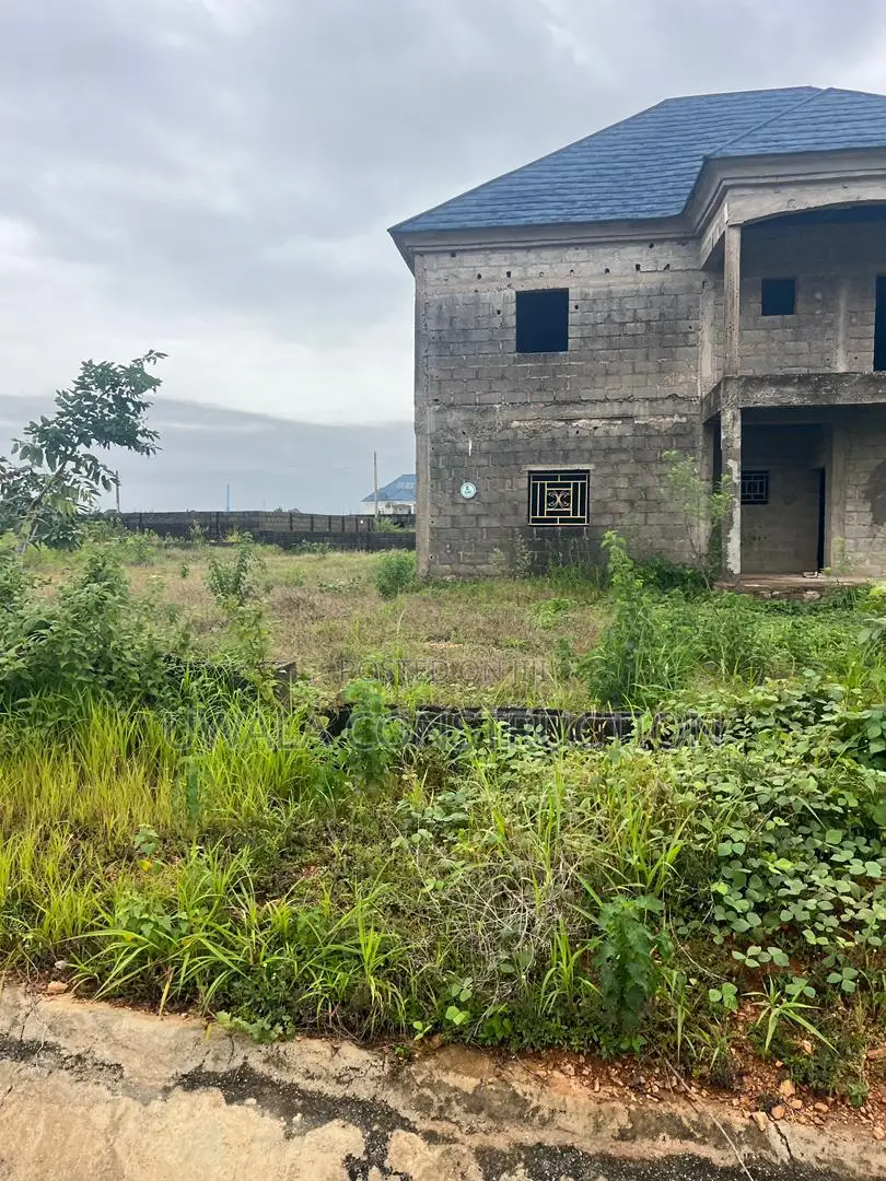 5bdrm Duplex in Orozo for sale