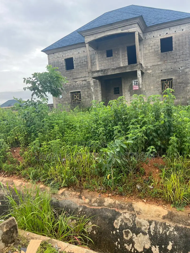 5bdrm Duplex in Orozo for sale