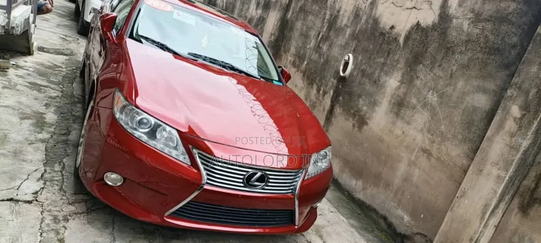 Lexus ES 2013 Red