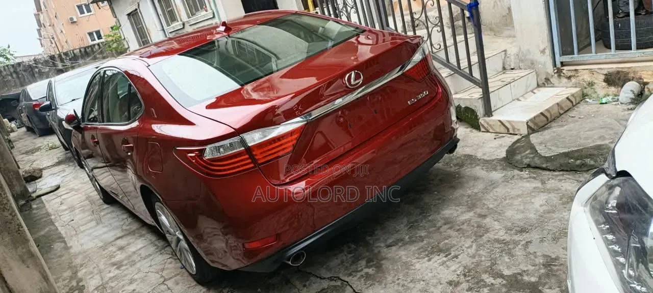 Lexus ES 2013 Red