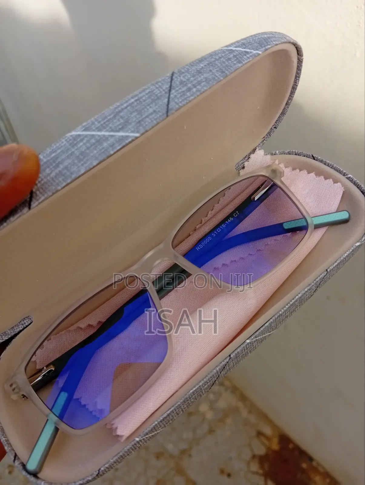 Photochromic Blue Cut Glass Transparent Frame