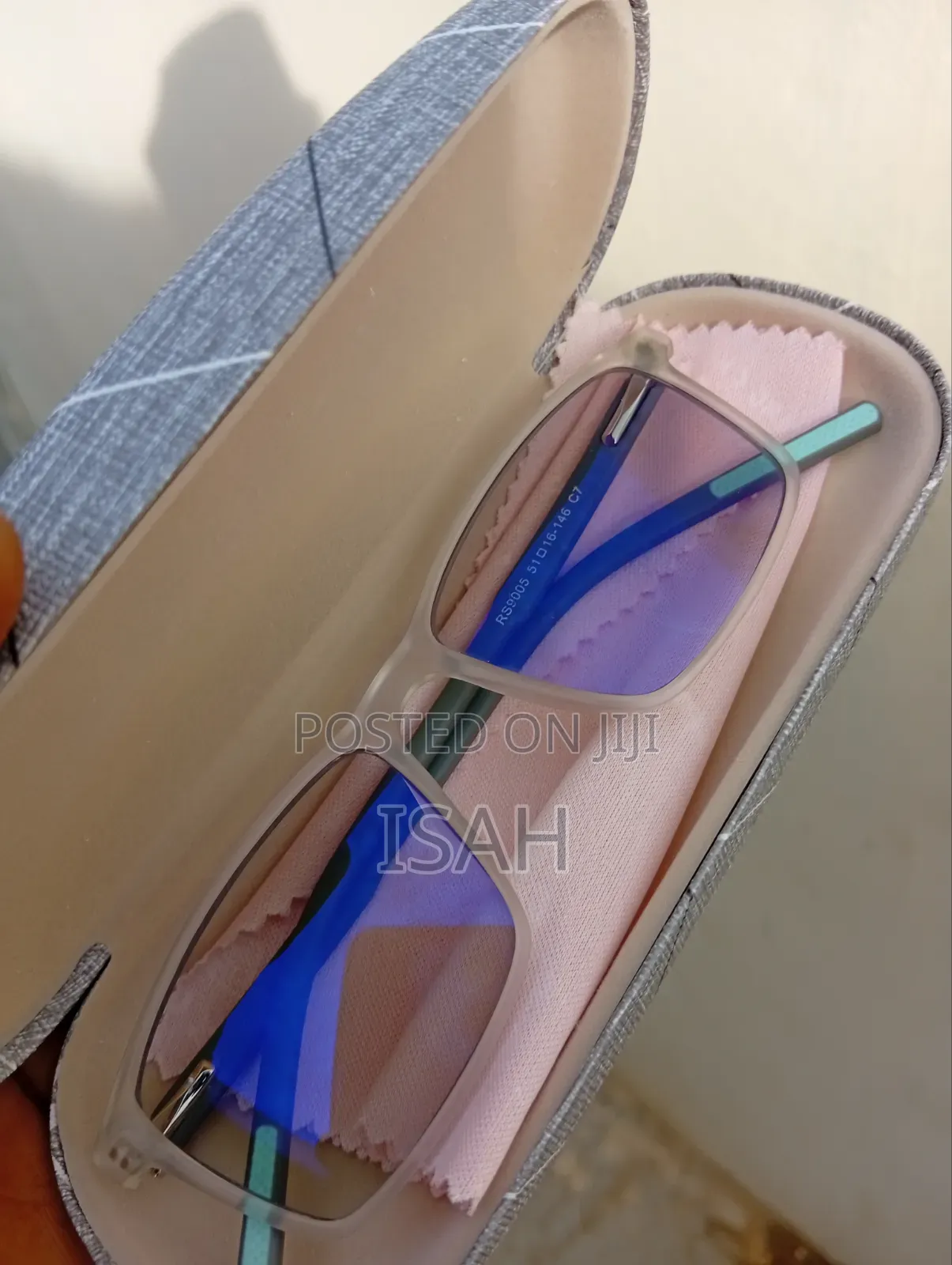 Photochromic Blue Cut Glass Transparent Frame