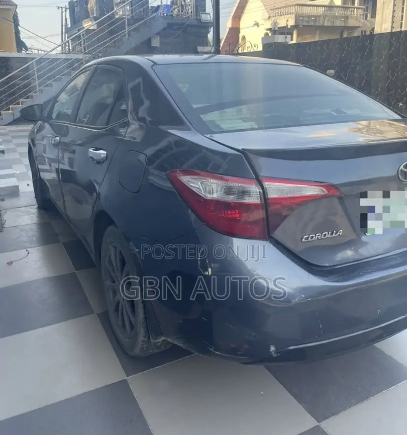 Toyota Corolla LE 4dr Sedan (1.8L 4cyl CVT) 2015 Gray