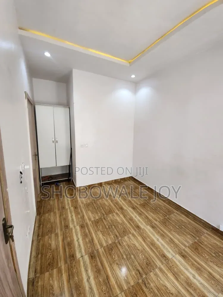 1bdrm Shared Apartment in Orchid, Lekki Expressway for rent