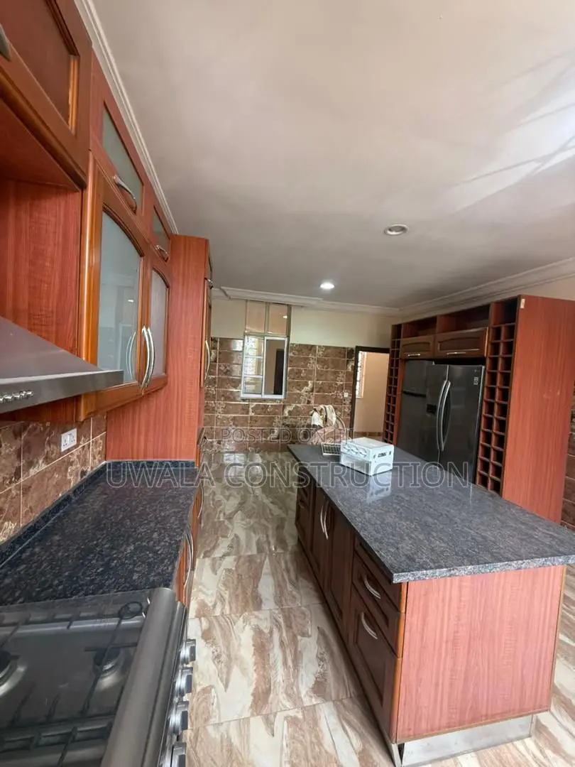 11bdrm Duplex in Guzape District for sale