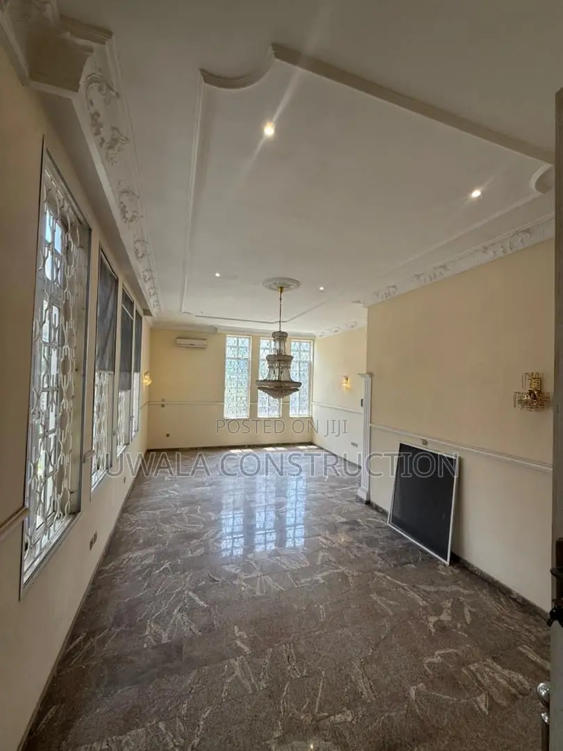 11bdrm Duplex in Guzape District for sale