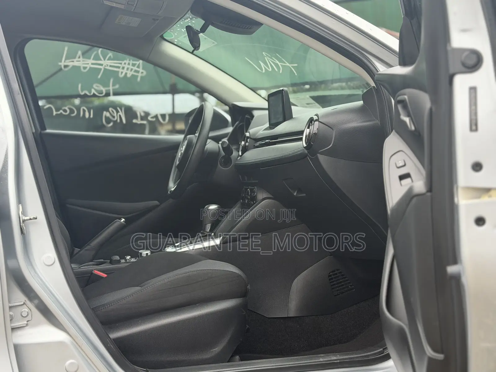 Toyota Yaris 2019 Silver
