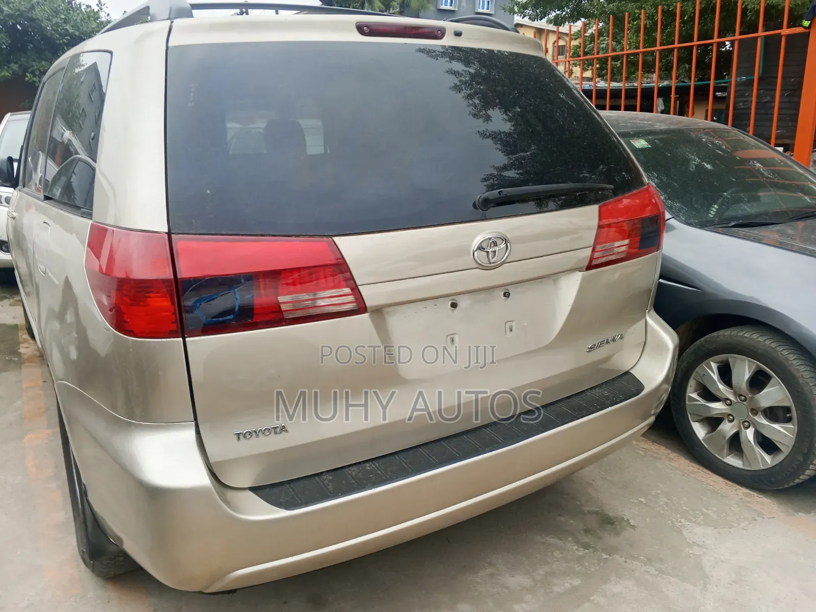 Toyota Sienna CE 2005 Gold