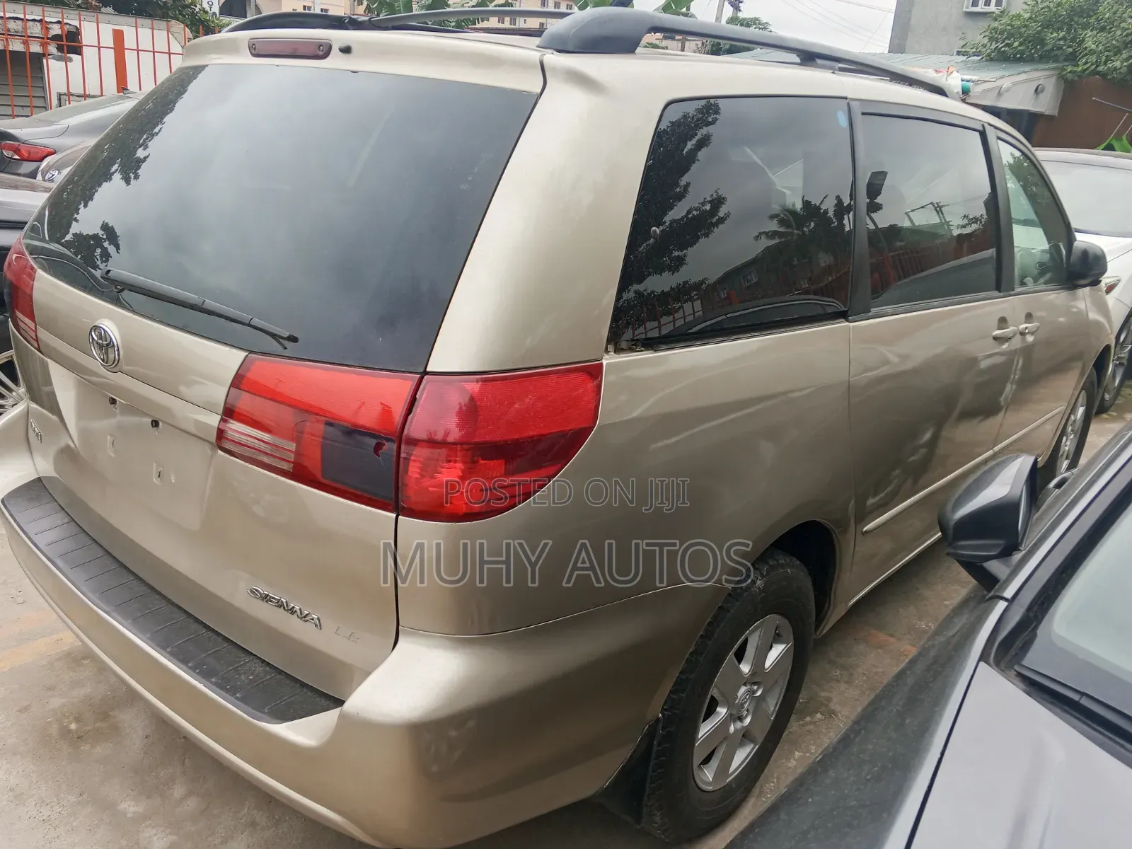 Toyota Sienna CE 2005 Gold