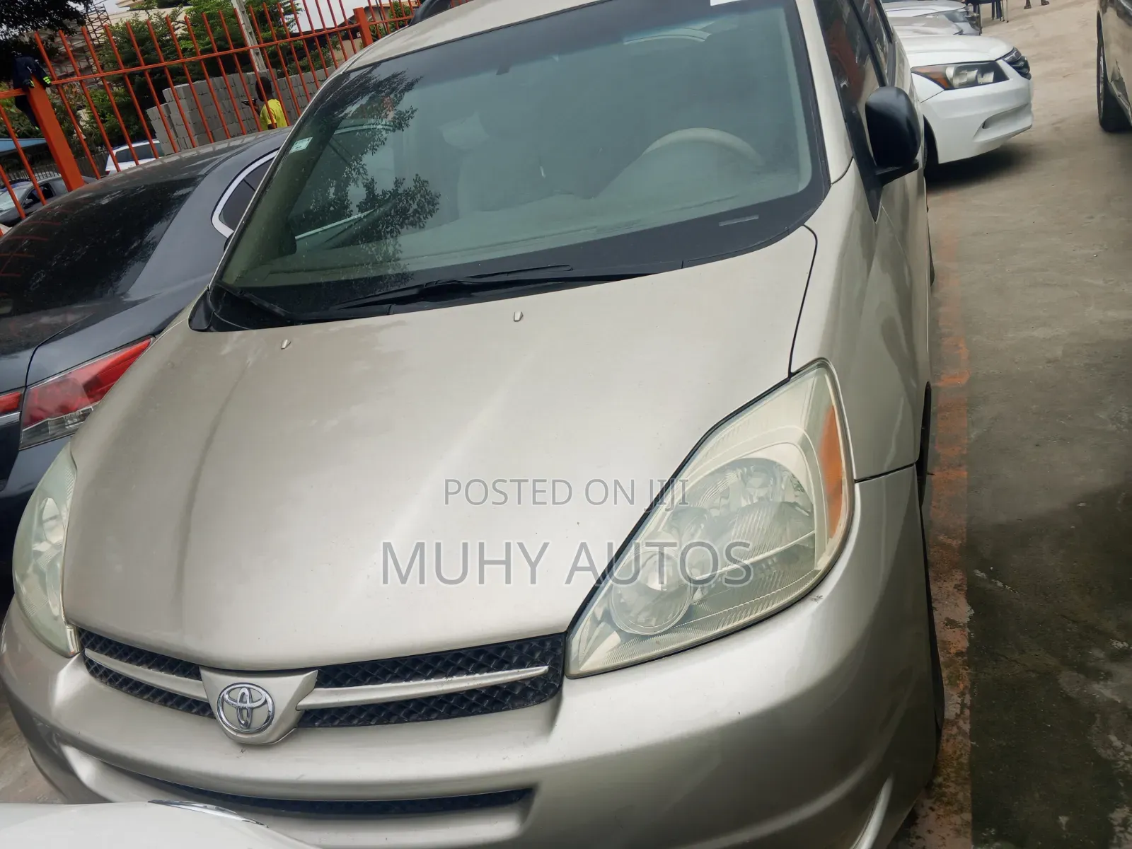 Toyota Sienna CE 2005 Gold