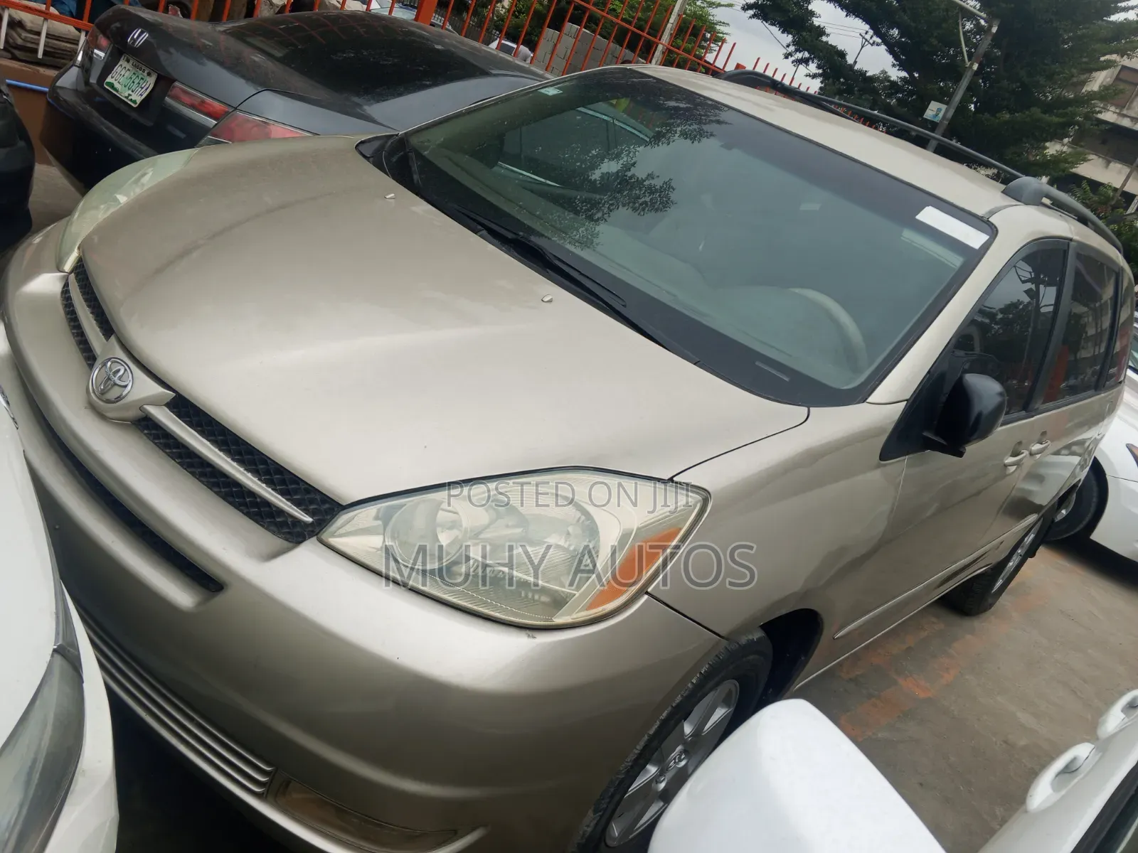 Toyota Sienna CE 2005 Gold