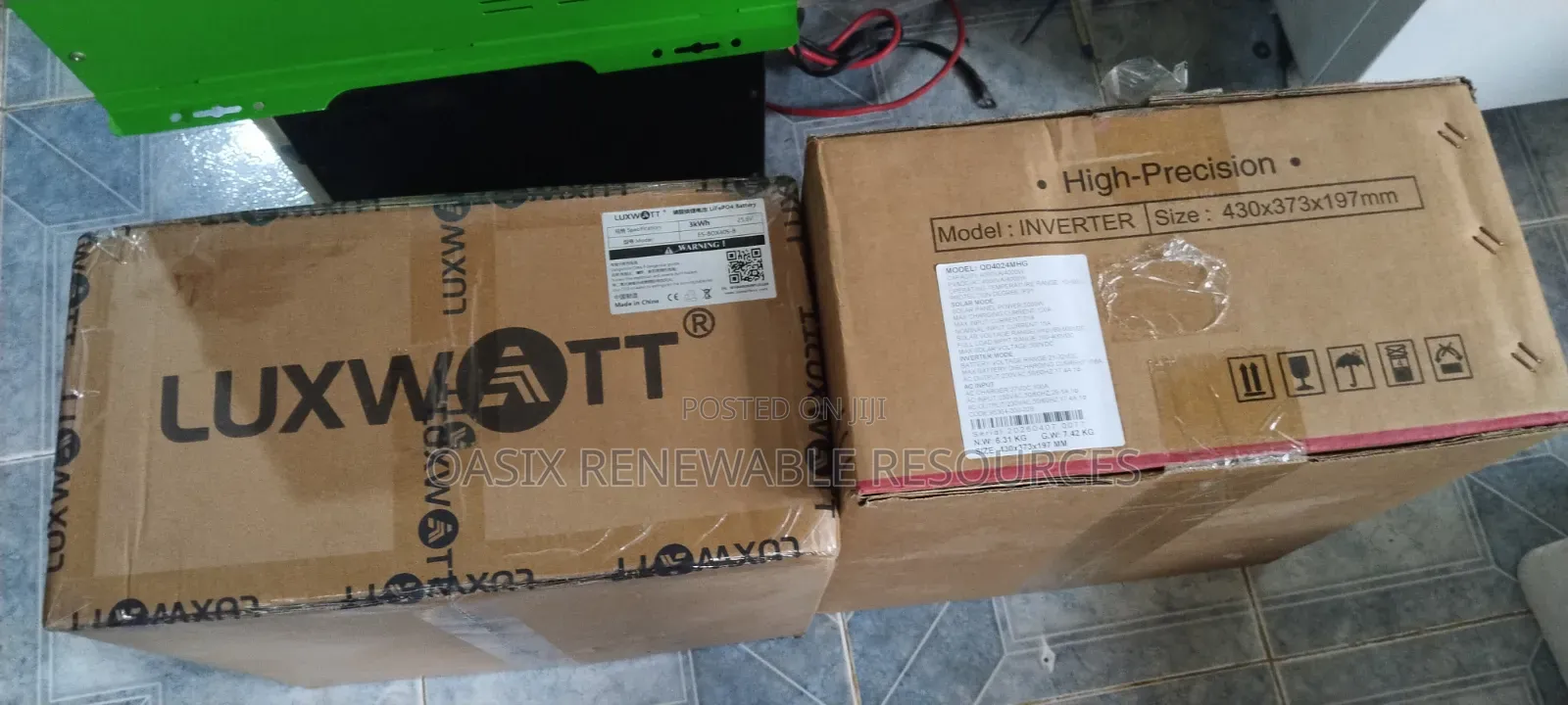 Max 4kw Hybrid Inverter + Luxwatt 3kwh Lithium Battery