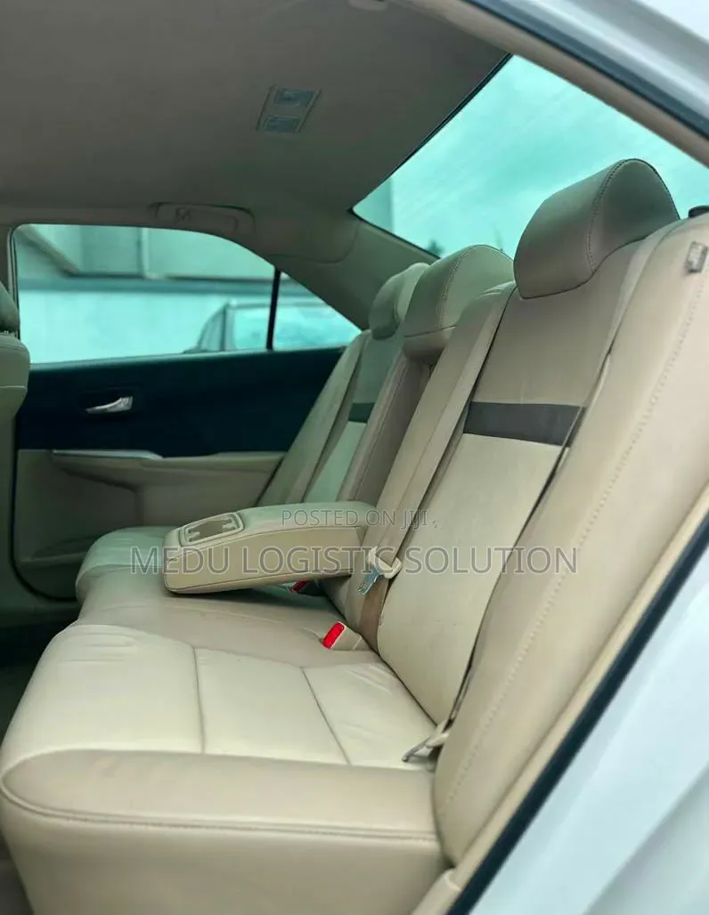 Toyota Camry XLE 4dr Sedan (3.5L 6cyl 6A) 2014 White