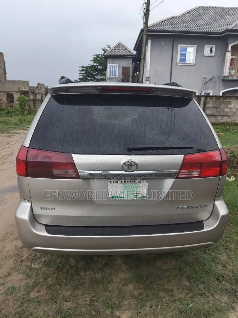 Toyota Sienna LE FWD 2006 Gray